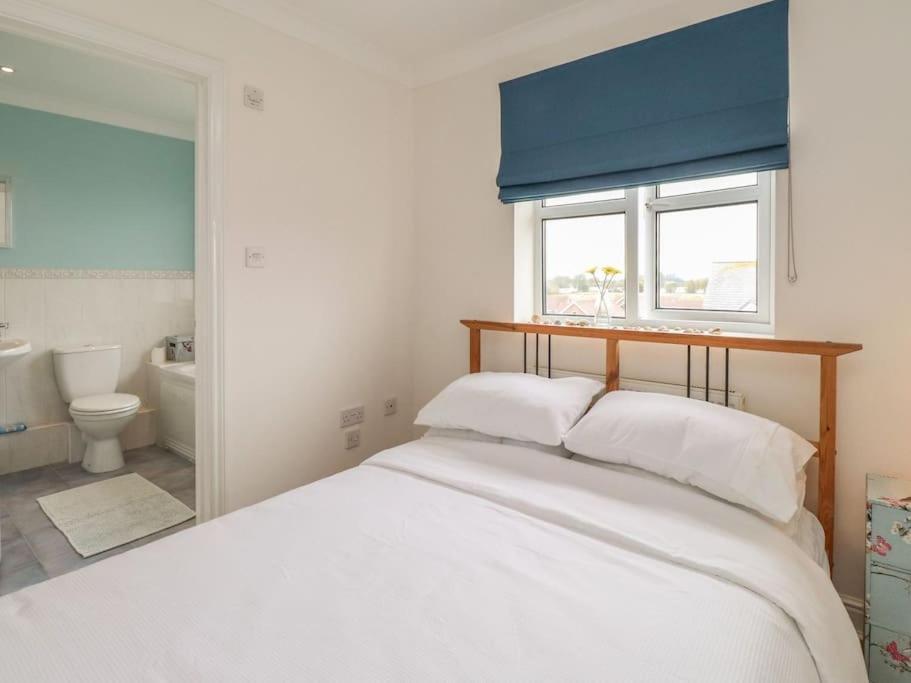 Stunning Seaviews - Beach House - Jacuzzi Bath Tub Littlestone-on-Sea Exterior photo