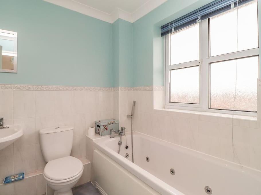 Stunning Seaviews - Beach House - Jacuzzi Bath Tub Littlestone-on-Sea Exterior photo