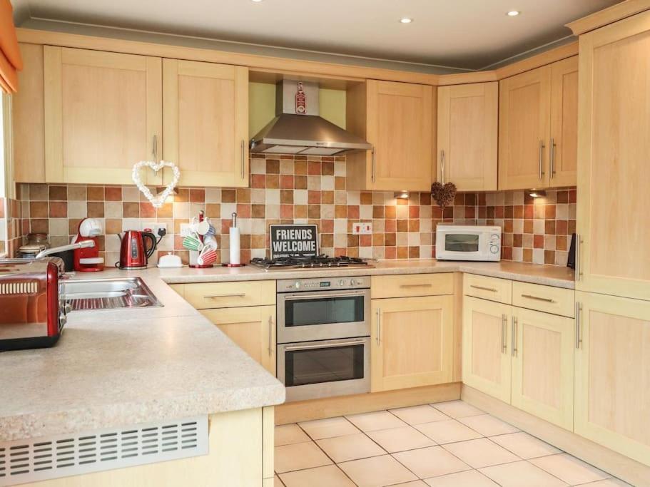 Stunning Seaviews - Beach House - Jacuzzi Bath Tub Littlestone-on-Sea Exterior photo