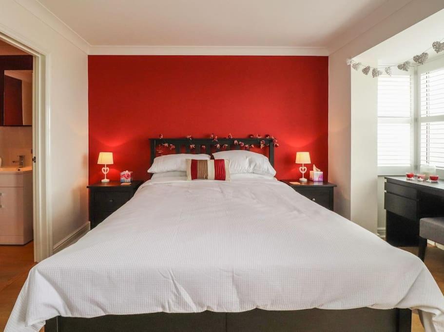Stunning Seaviews - Beach House - Jacuzzi Bath Tub Littlestone-on-Sea Exterior photo